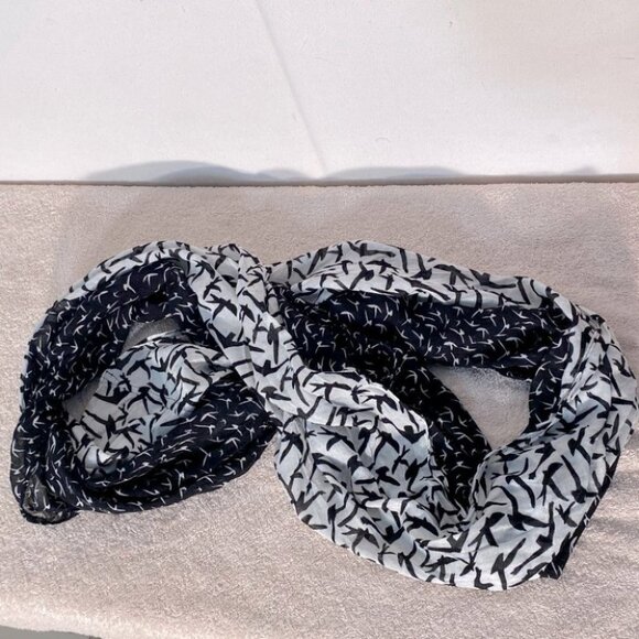 5/$25 Black White Bird Print Infinity Scarf - Picture 3 of 8